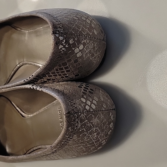Tory Burch Metallic Silver Pewter Pyton Reva Flats Size 6 - Picture 6 of 16